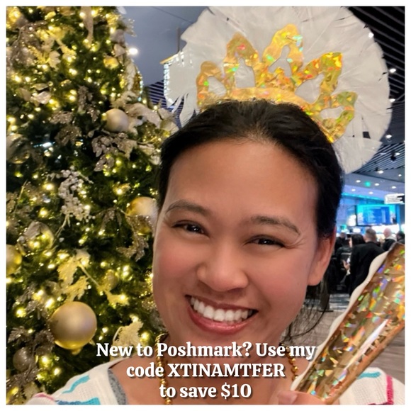 Meet your Posher, Christina - Picture 2 of 11